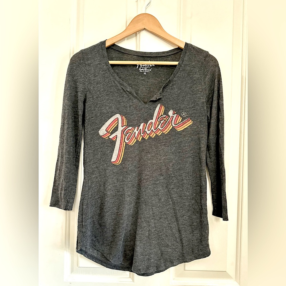 LUCKY BRAND TOP Fender, Split V-Neck Long Sleeve, size XS, dark gray top
